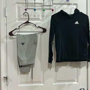 Boys size S (8) Adidas’s light weight hoodie and gray joggers. Cute set